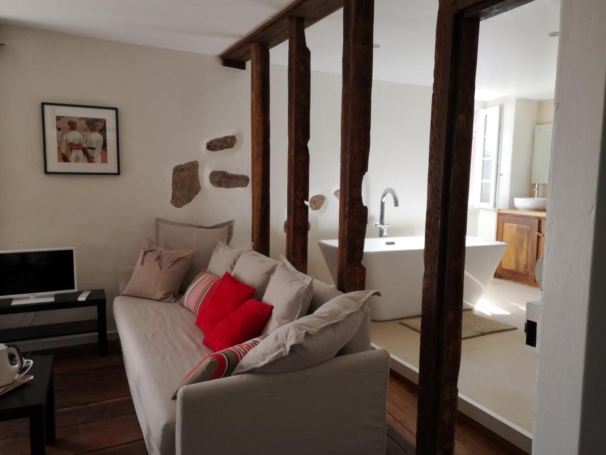 Bed and Breakfast Chalbonia Louhossoa Екстер'єр фото