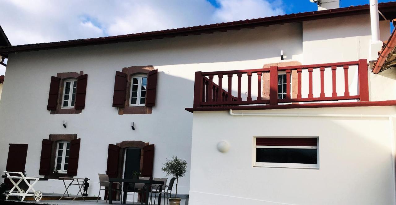 Bed and Breakfast Chalbonia Louhossoa Екстер'єр фото